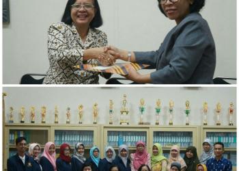 Ibu Dr. Christina Ismaniati, M.Pd., Ibu Dra. C. Indah Nartani, M.Pd. beserta dosen pamong dan mahasiswa Dikdas UNY